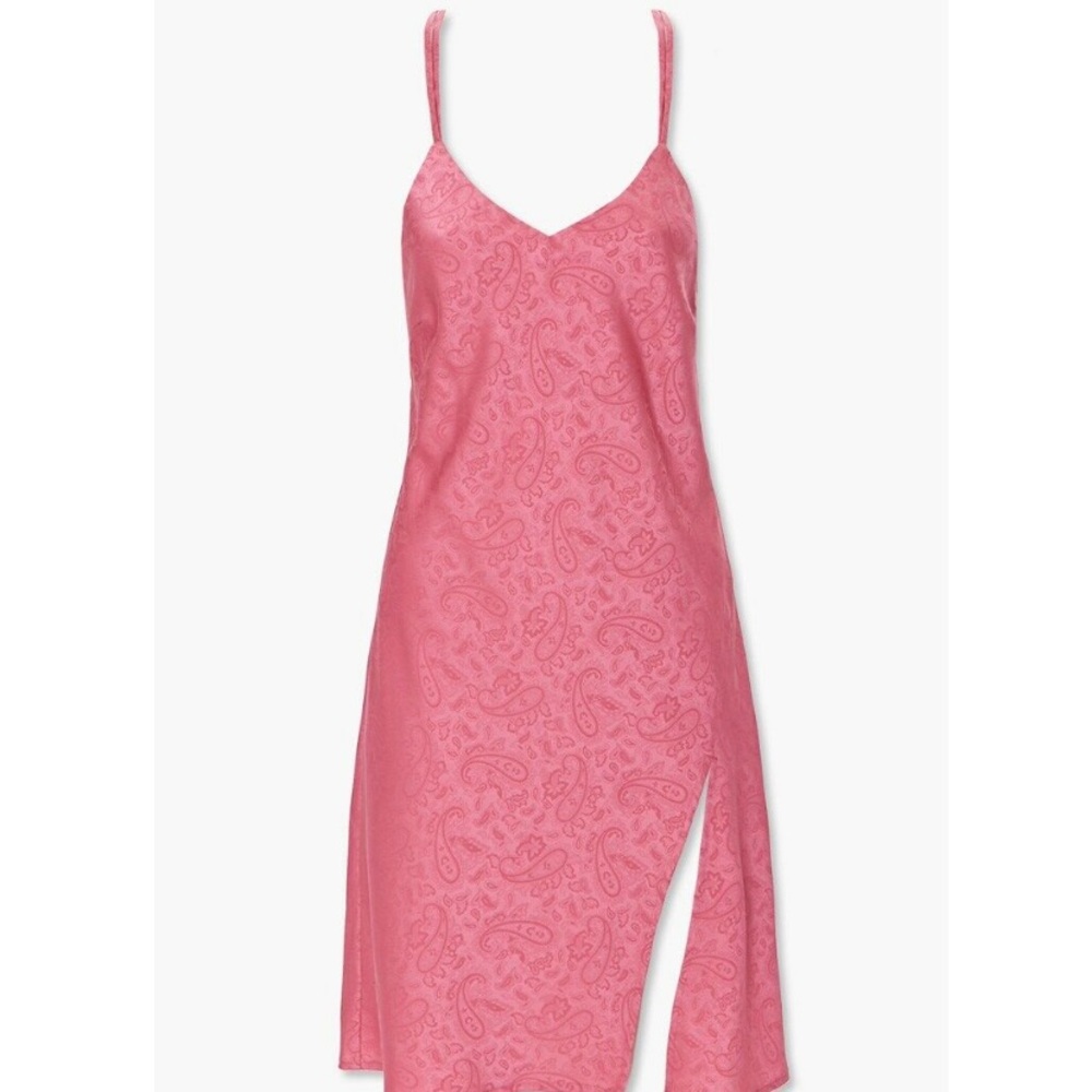 Satin pink paisley never before worn tags in tact size small forever 21 dress
